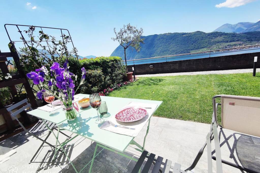 Gioiello Sul Lago D'Iseo Sale Marasino Exteriér fotografie