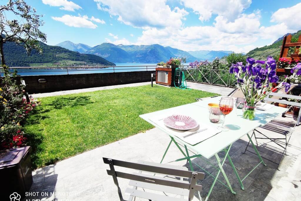 Gioiello Sul Lago D'Iseo Sale Marasino Exteriér fotografie